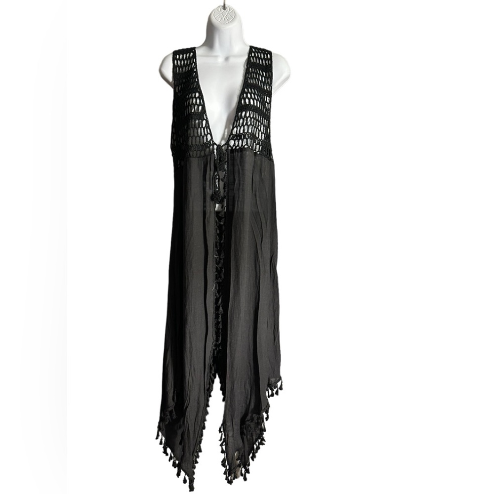 NWT. Crochet Cover-Up Onesize.                           88730.  CL/GR12